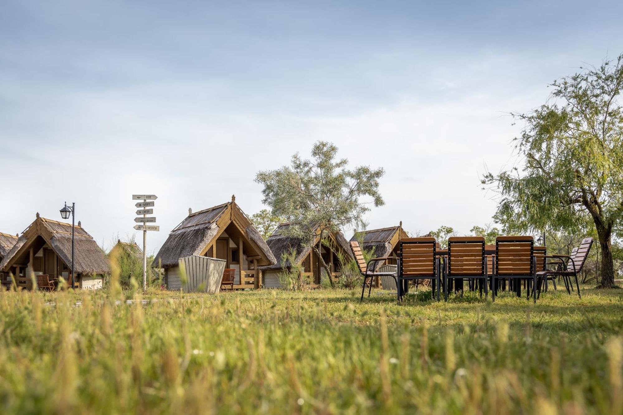 Hotel Dolphin Camping Sfântu Gheorghe Zewnętrze zdjęcie