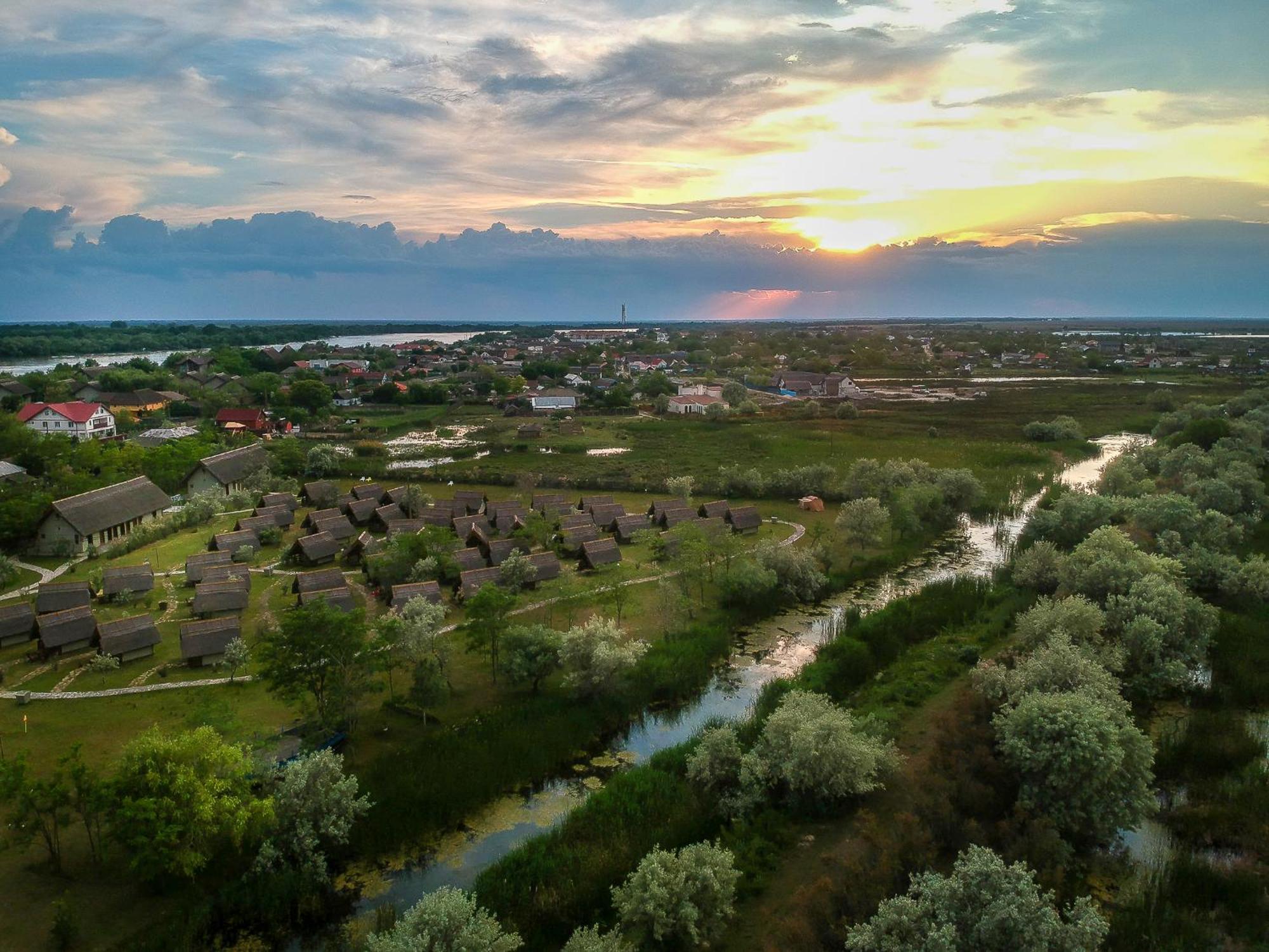 Hotel Dolphin Camping Sfântu Gheorghe Zewnętrze zdjęcie